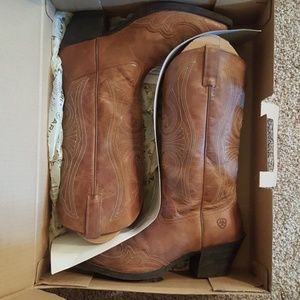 Women's Ariat Round Up D Toe Wingtip Boots - 9.5